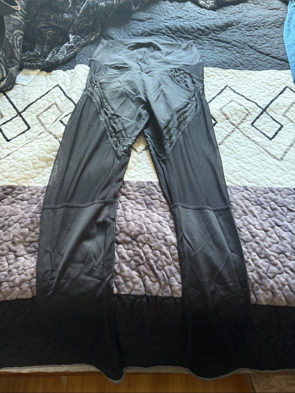 Black Mesh-Panel Workout Leggings